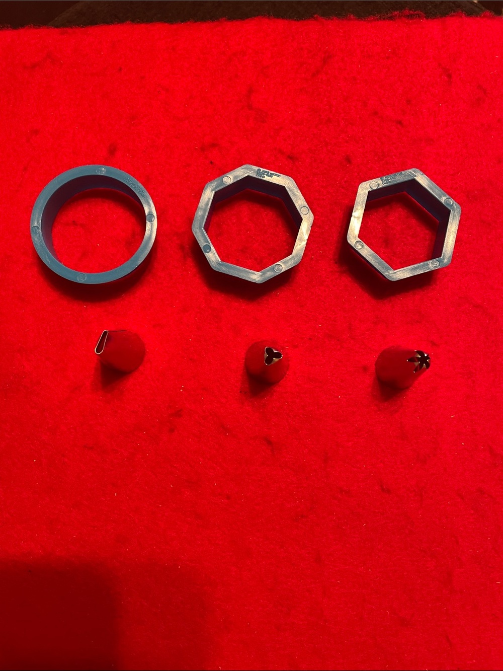 Vintage Set of 3 Plastic Cookie Cutter Rings & 3 Vintage Cake Decorating Tips